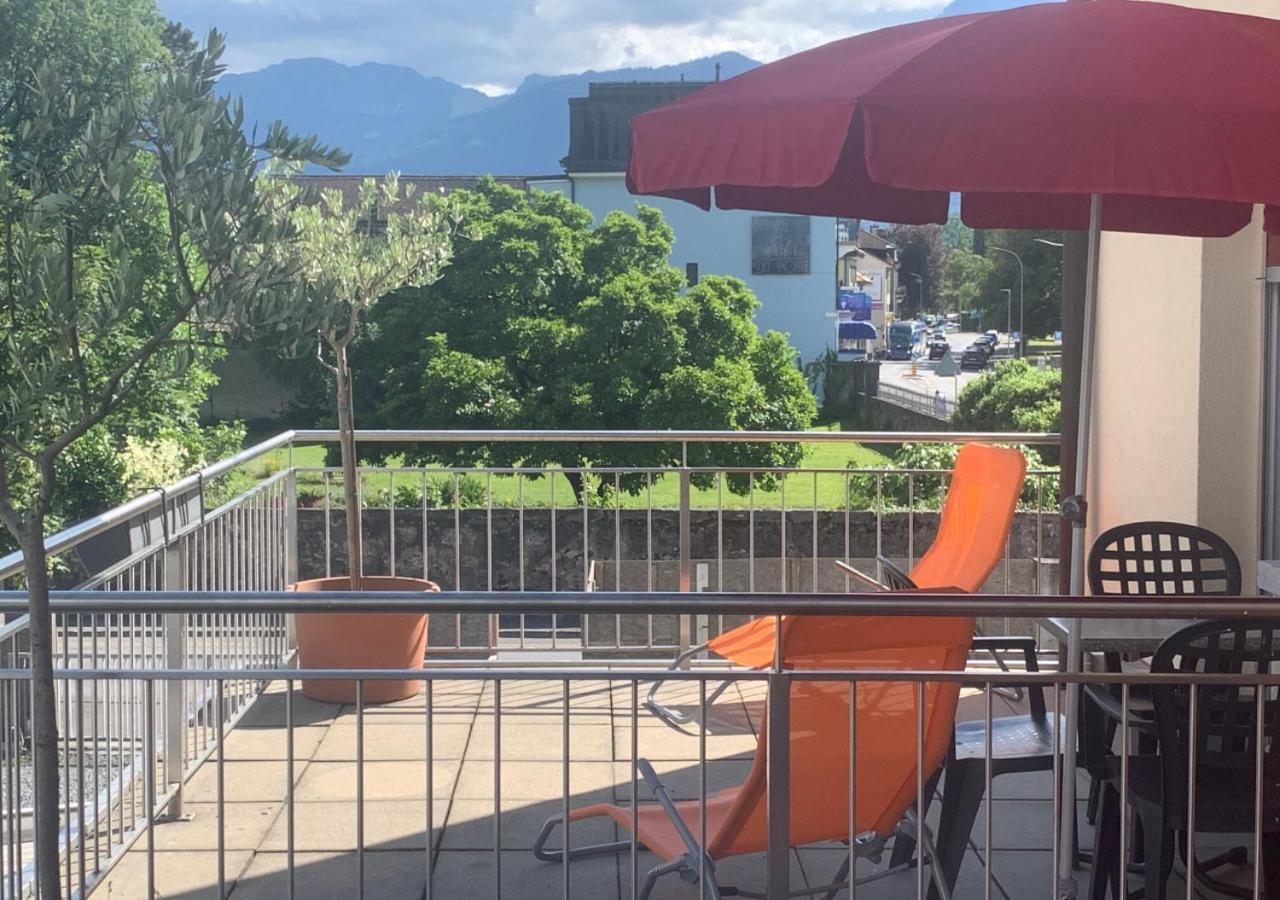 Hotel Du Quai Villeneuve Kültér fotó