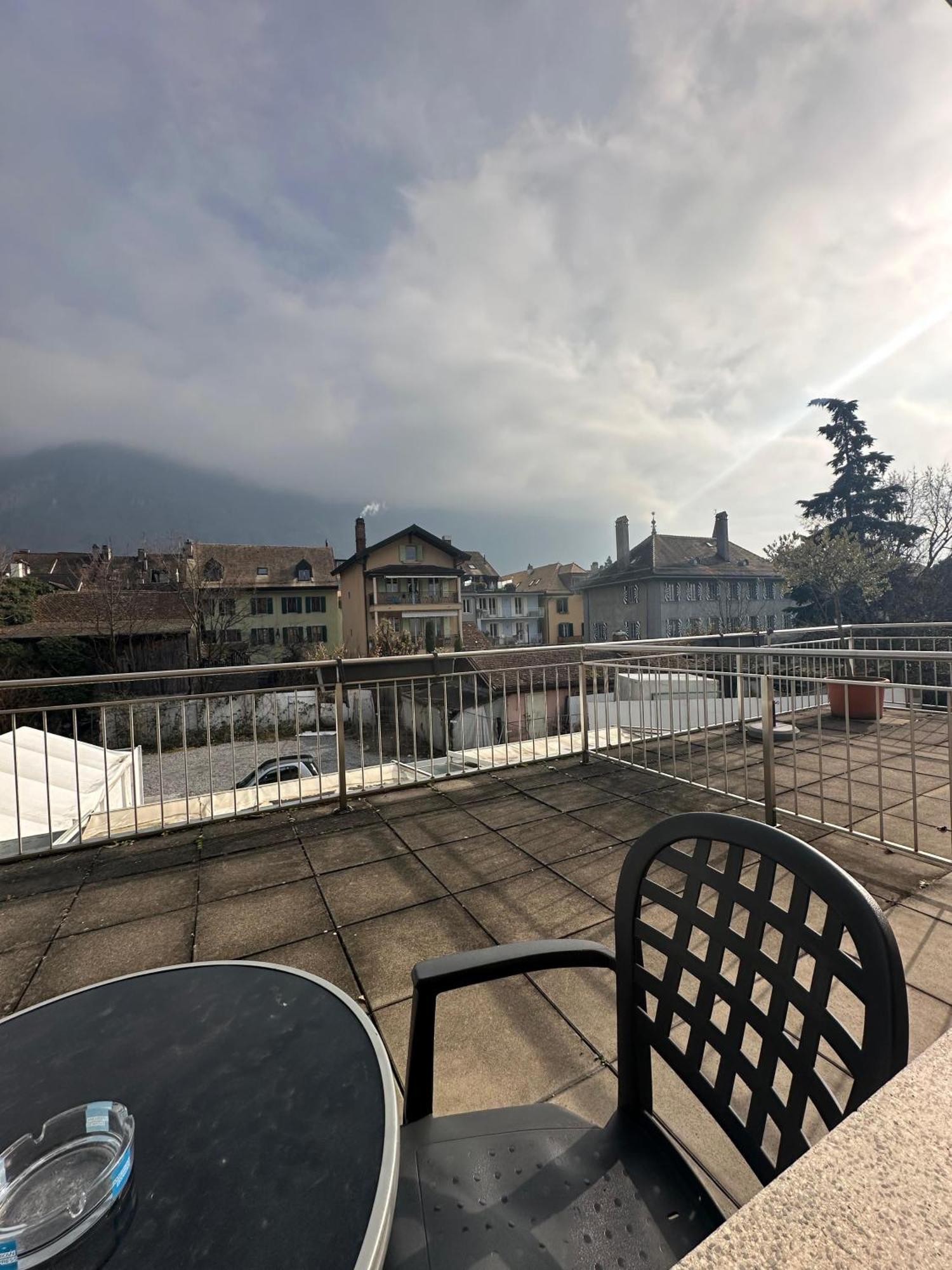 Hotel Du Quai Villeneuve Kültér fotó