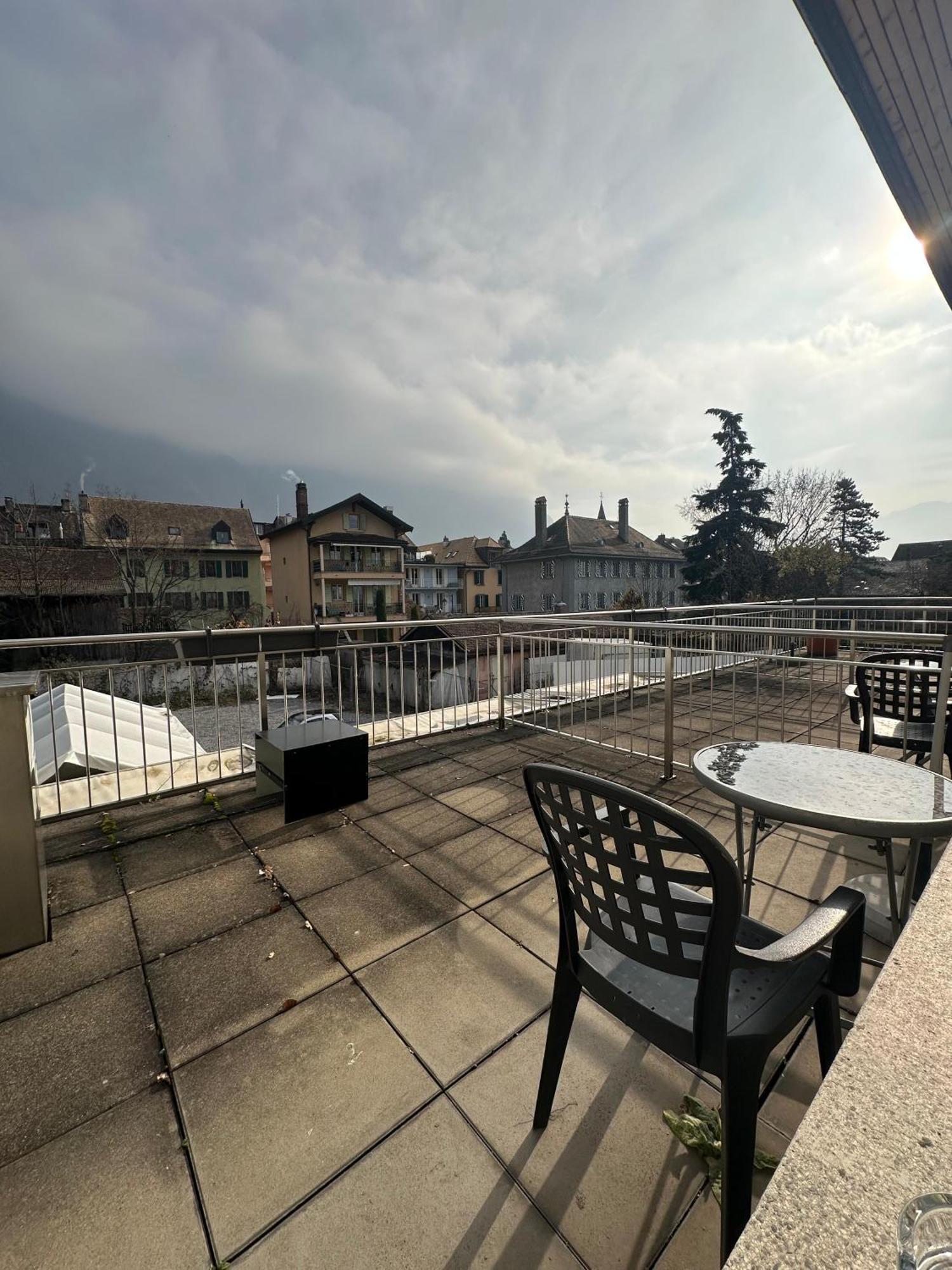 Hotel Du Quai Villeneuve Kültér fotó