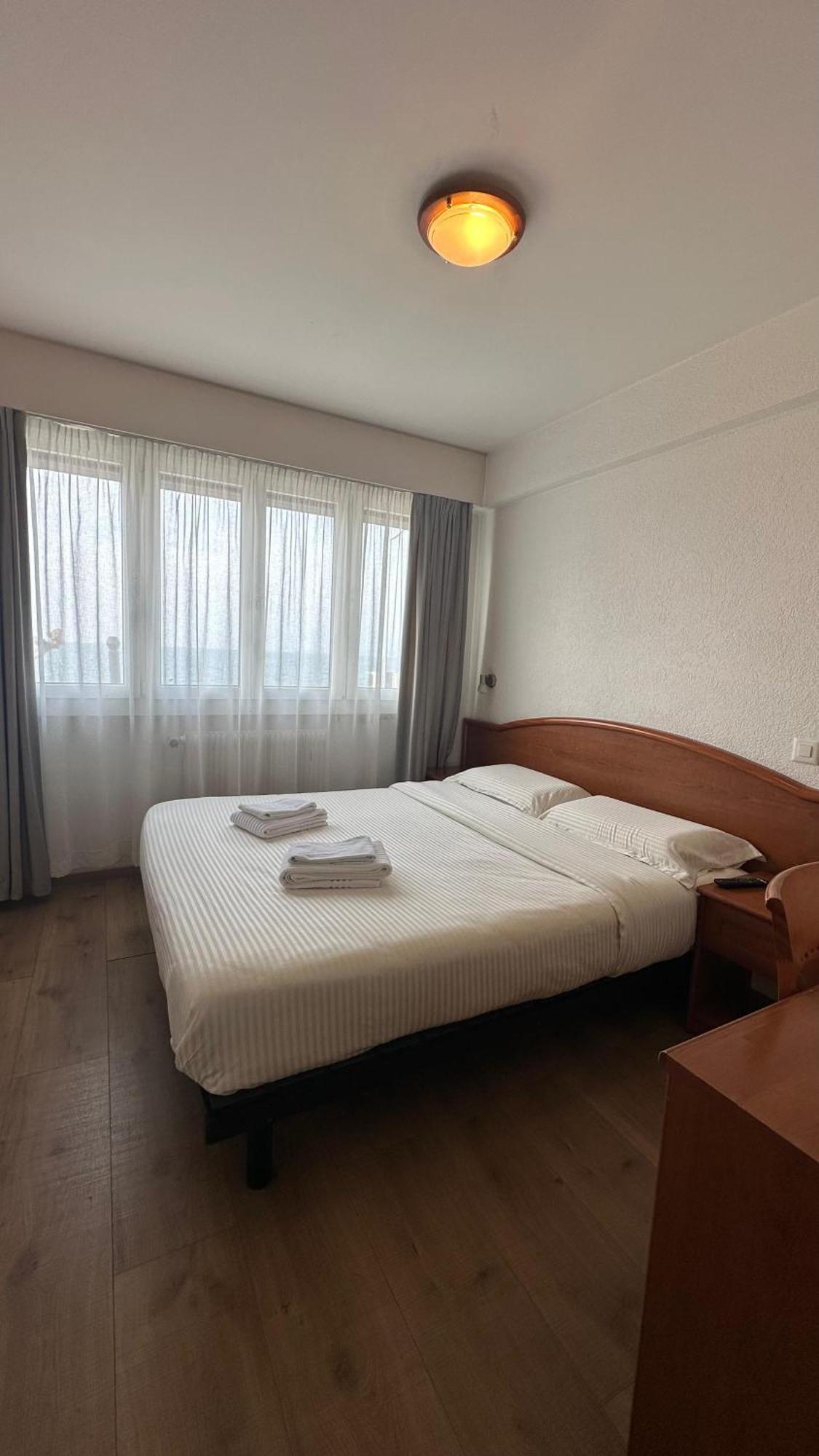 Hotel Du Quai Villeneuve Kültér fotó