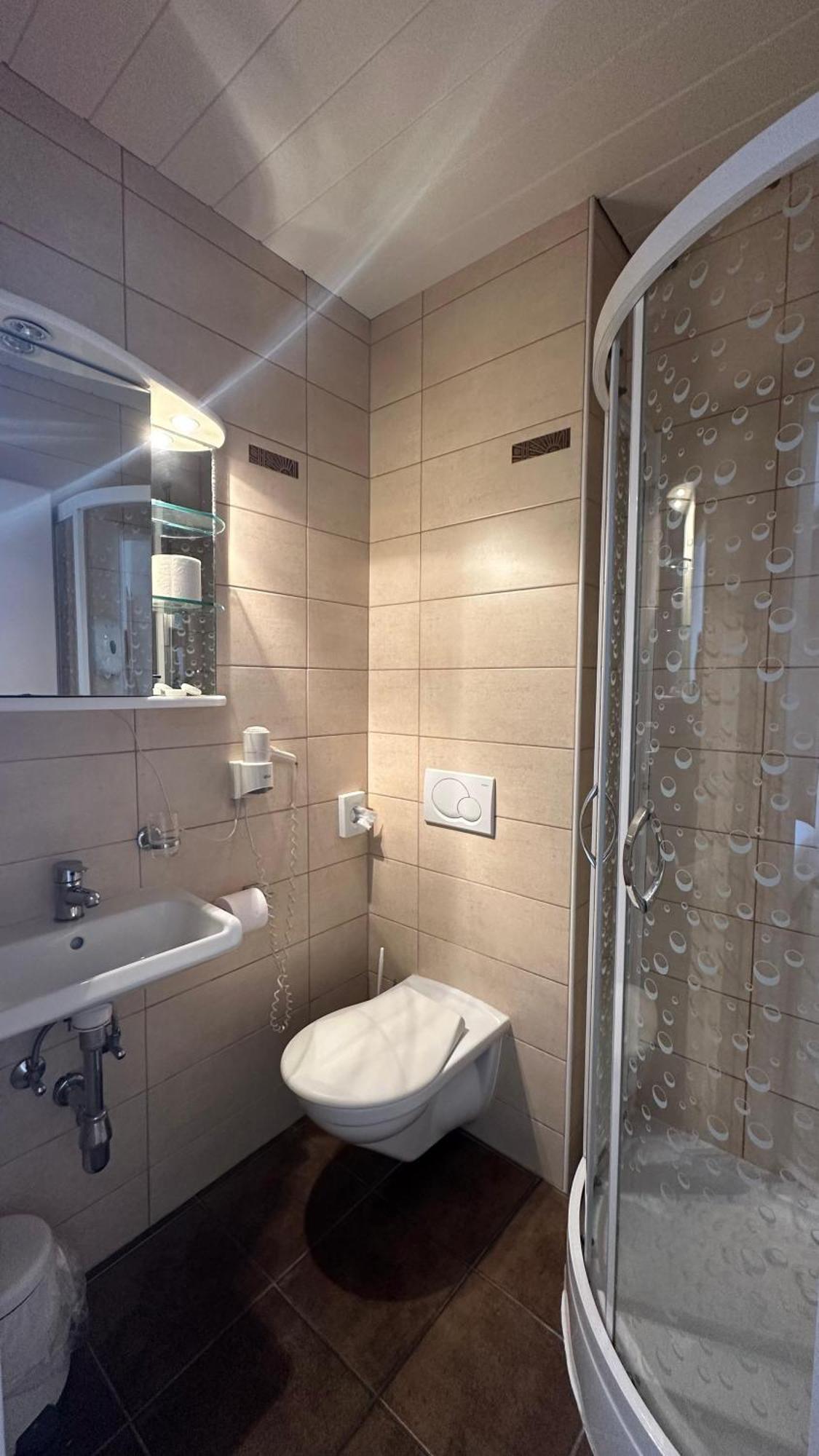 Hotel Du Quai Villeneuve Kültér fotó