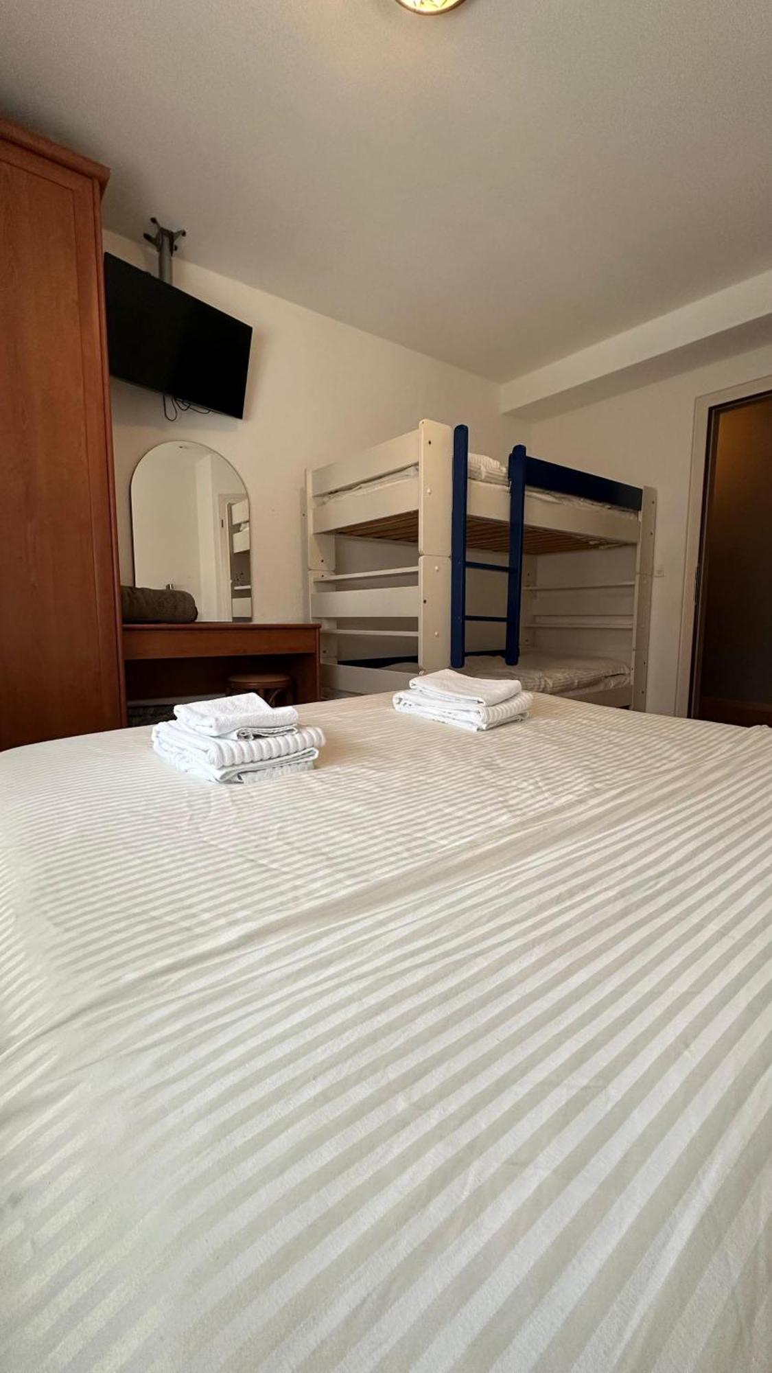 Hotel Du Quai Villeneuve Kültér fotó