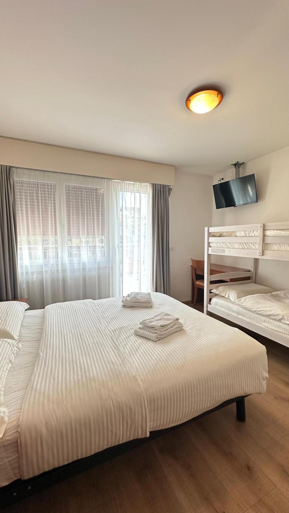 Hotel Du Quai Villeneuve Kültér fotó